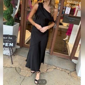Astr Black Satin One-Shoulder Dress